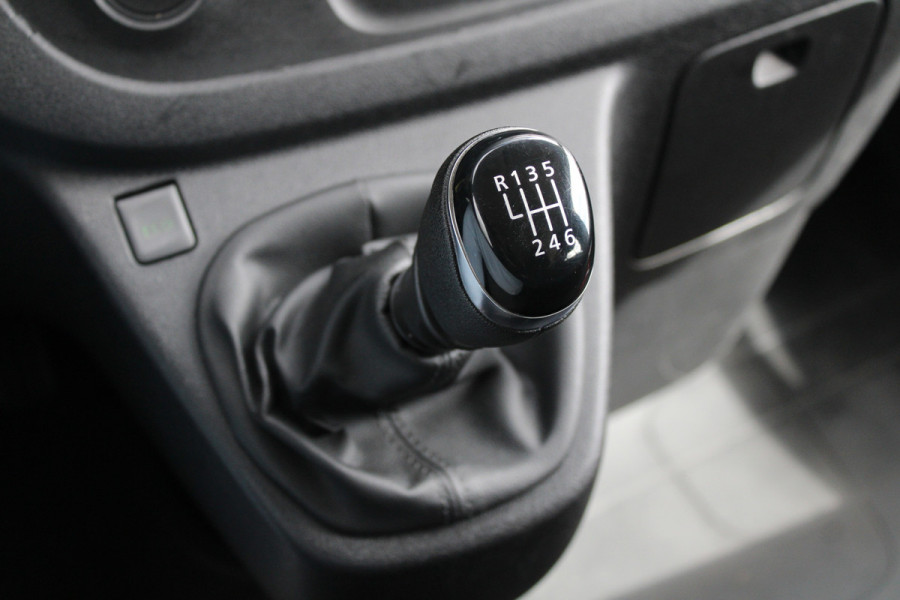 Renault Trafic Passenger 2.0 dCi 120 Grand Life 120pk 9 Zits - Prijs excl. BTW - Airco - Cruise - LED - Navi - Bluetooth - Rijklaar