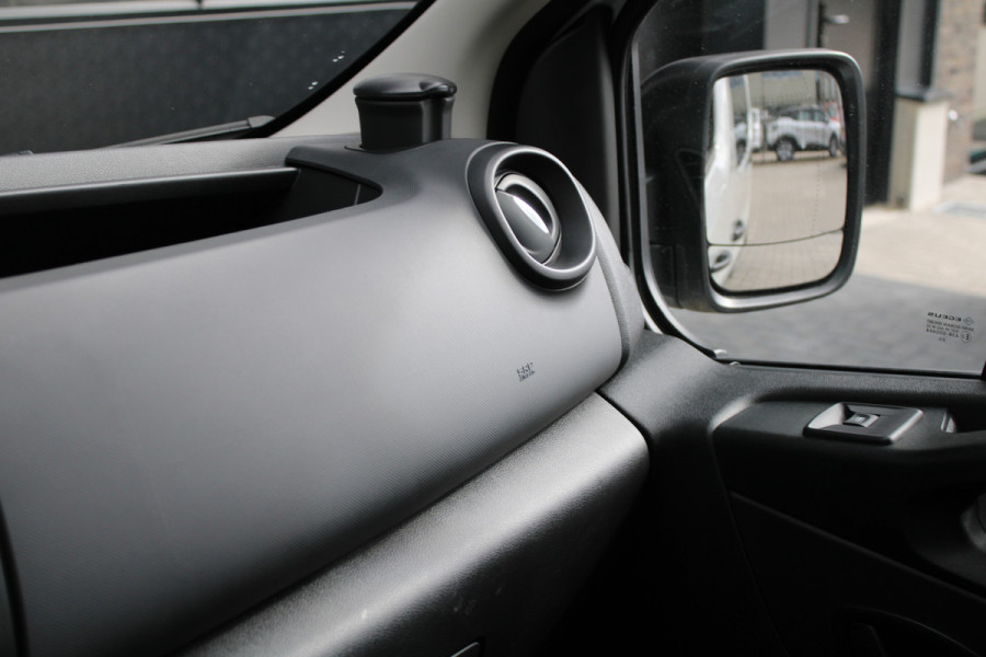 Renault Trafic Passenger 2.0 dCi 120 Grand Life 120pk 9 Zits - Prijs excl. BTW - Airco - Cruise - LED - Navi - Bluetooth - Rijklaar