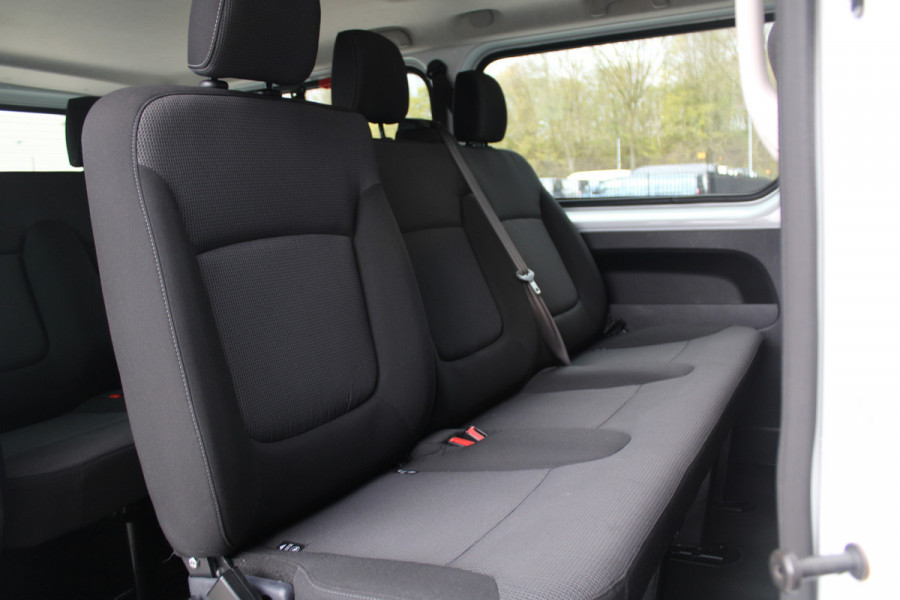 Renault Trafic Passenger 2.0 dCi 120 Grand Life 120pk 9 Zits - Prijs excl. BTW - Airco - Cruise - LED - Navi - Bluetooth - Rijklaar