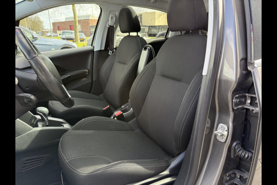 Peugeot 208 BWJ 2018 | 1.2T 111PK Tech Ed. AUTOMAAT | PANO DAK | CLIMA | NAVI | CAMERA A | CARPLAY | PRIVACY GLASS | PDC