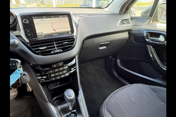 Peugeot 208 BWJ 2018 | 1.2T 111PK Tech Ed. AUTOMAAT | PANO DAK | CLIMA | NAVI | CAMERA A | CARPLAY | PRIVACY GLASS | PDC