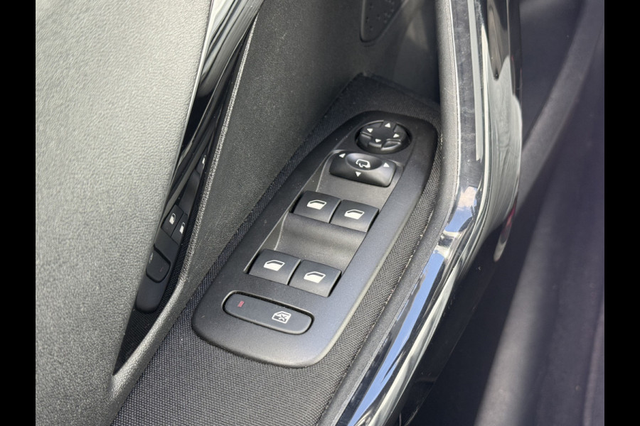 Peugeot 208 BWJ 2018 | 1.2T 111PK Tech Ed. AUTOMAAT | PANO DAK | CLIMA | NAVI | CAMERA A | CARPLAY | PRIVACY GLASS | PDC