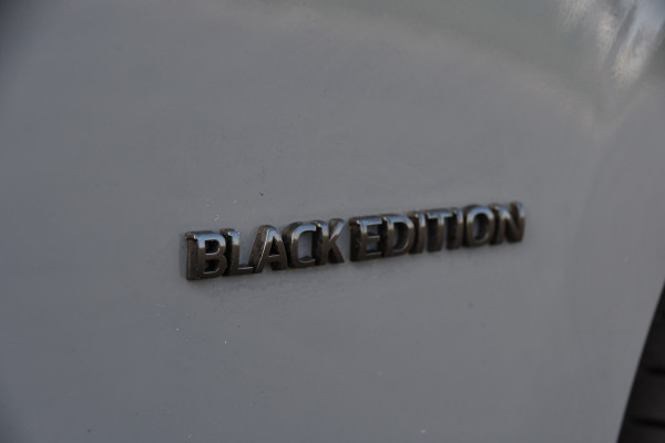 Renault Trafic 2.0 Blue dCi 170 T30 L2H1 Black Edition FULL OPTIONS! Adaptieve Cruise, Camera, Carplay, 170pk, Stoelverwarming, Trekhaak, LED, Automaat, Uniek!