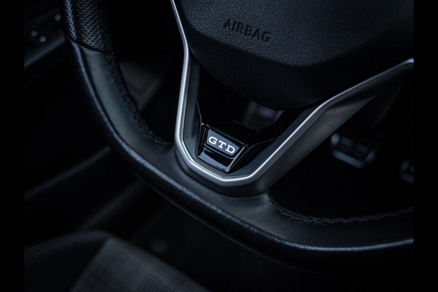 Volkswagen Golf 2.0 TDI GTD - BTW! l Pano l Sfeer l Camera l ACC