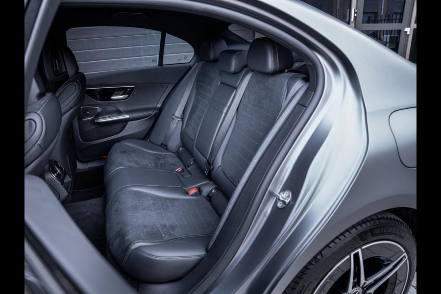 Mercedes-Benz C-Klasse C300 e AMG Line l Dealer O.H l 1e eig l ACC l Sfeerverlicht. l Burmester