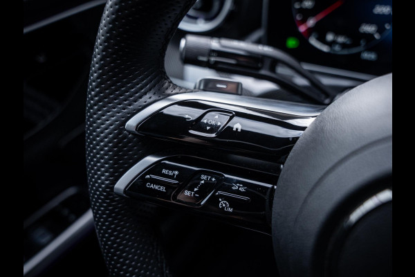 Mercedes-Benz C-Klasse C300 e AMG Line l Dealer O.H l 1e eig l ACC l Sfeerverlicht. l Burmester