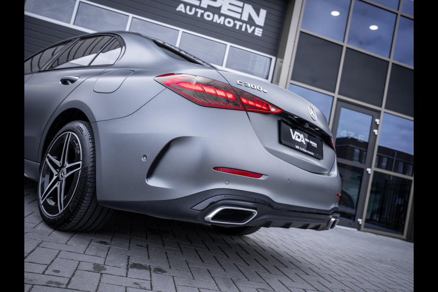 Mercedes-Benz C-Klasse C300 e AMG Line l Dealer O.H l 1e eig l ACC l Sfeerverlicht. l Burmester
