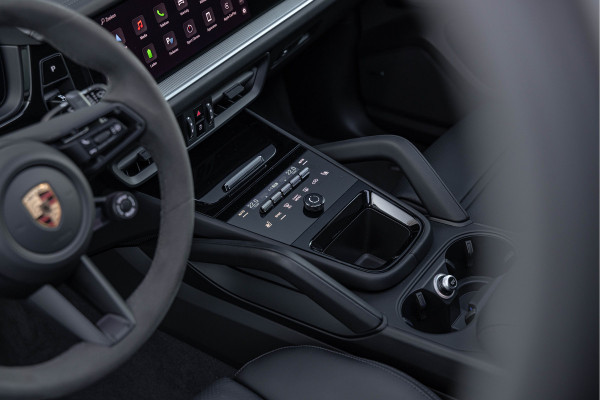 Porsche Cayenne 3.0 S E-Hybrid 520pk Sport-Design Pano 22'' PASM Trekhaak ACC