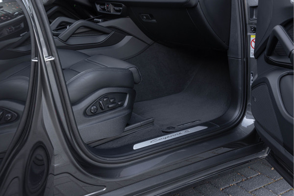 Porsche Cayenne 3.0 S E-Hybrid 520pk Sport-Design Pano 22'' PASM Trekhaak ACC