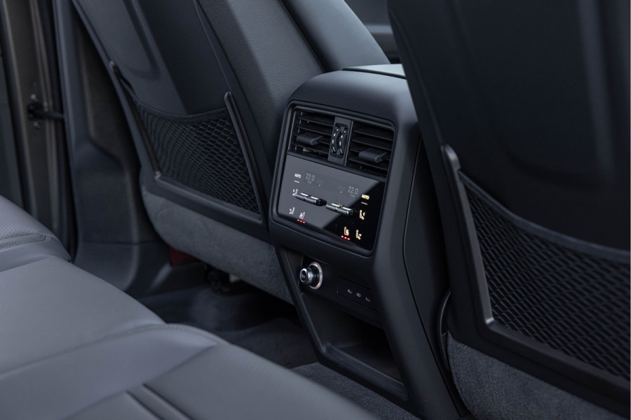 Porsche Cayenne 3.0 S E-Hybrid 520pk Sport-Design Pano 22'' PASM Trekhaak ACC