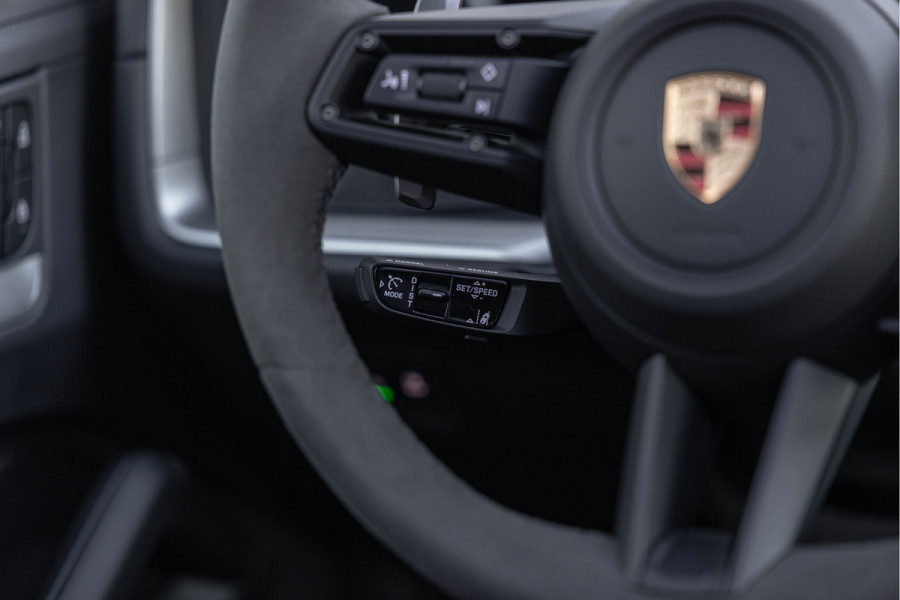 Porsche Cayenne 3.0 S E-Hybrid 520pk Sport-Design Pano 22'' PASM Trekhaak ACC