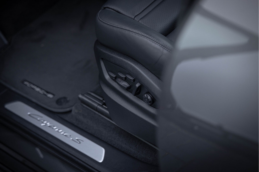 Porsche Cayenne 3.0 S E-Hybrid 520pk Sport-Design Pano 22'' PASM Trekhaak ACC