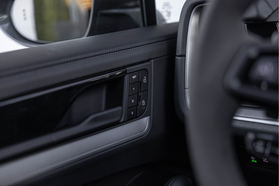 Porsche Cayenne 3.0 S E-Hybrid 520pk Sport-Design Pano 22'' PASM Trekhaak ACC