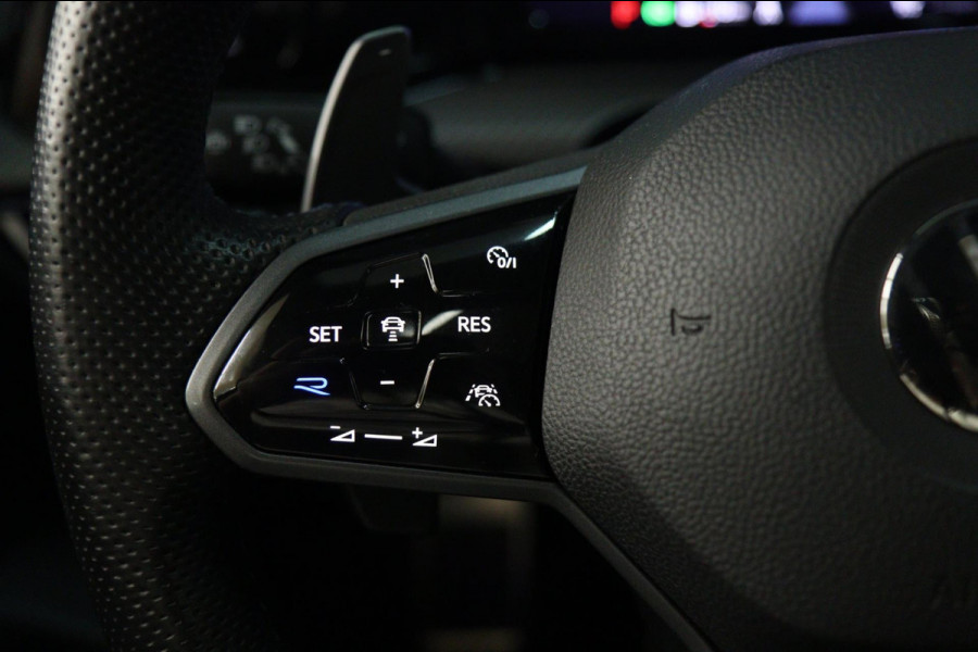 Volkswagen Golf 2.0 TSI R 4Motion PERFORMANCE AKRA/PANO/HUD/IQ/H-K/BOMVOL