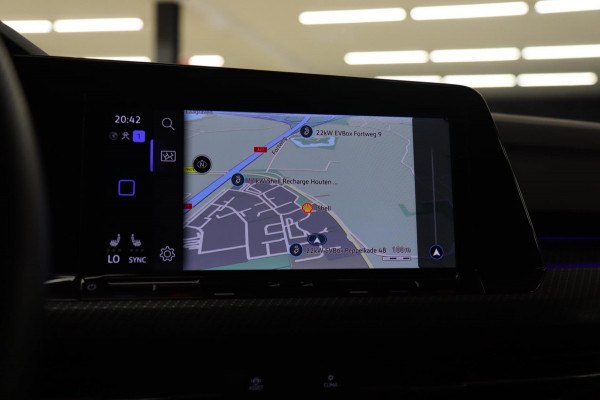 Volkswagen Golf 2.0 TSI R 4Motion PERFORMANCE AKRA/PANO/HUD/IQ/H-K/BOMVOL