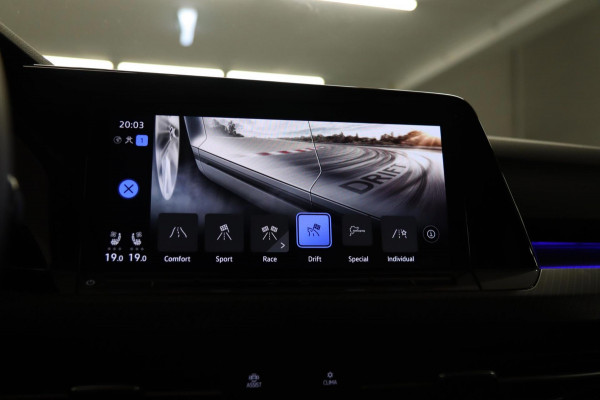 Volkswagen Golf 2.0 TSI R 4Motion PERFORMANCE AKRA/PANO/HUD/IQ/H-K/BOMVOL