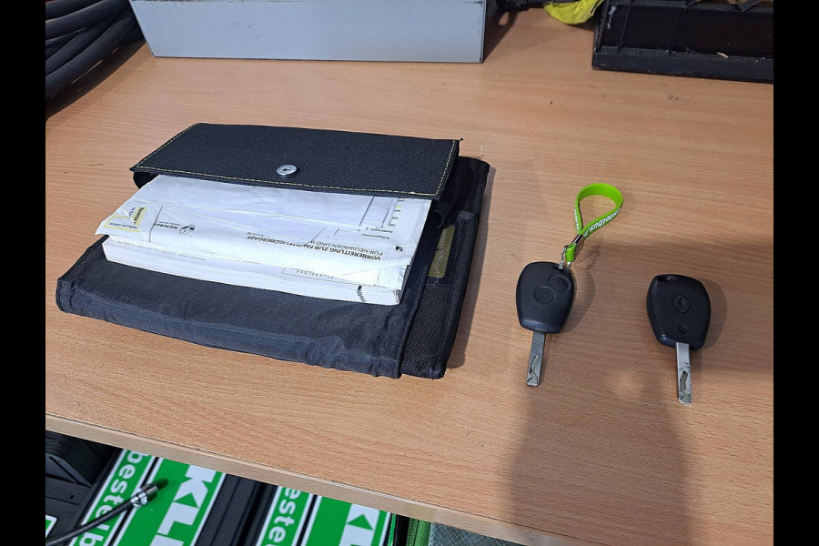 Renault Master T35 2.3 dCi 135 Bakwagen Laadklep Airco 130Pk Euro6!