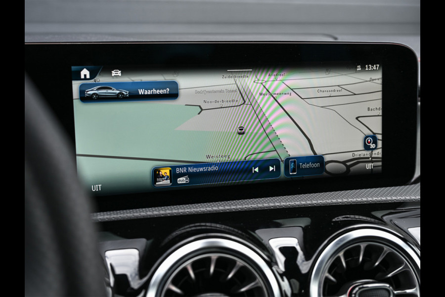 Mercedes-Benz CLA-Klasse 250 e AMG Line | Panoramadak | Distronic | Night pack | Stoelverwarming | 360 camera | Keyless | Head-up | Ambiance interieur