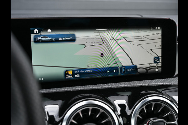Mercedes-Benz CLA-Klasse 250 e AMG Line | Panoramadak | Distronic | Night pack | Stoelverwarming | 360 camera | Keyless | Head-up | Ambiance interieur