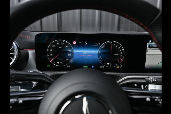Mercedes-Benz CLA-Klasse 250 e AMG Line | Panoramadak | Distronic | Night pack | Stoelverwarming | 360 camera | Keyless | Head-up | Ambiance interieur