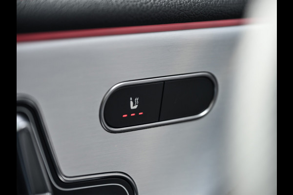 Mercedes-Benz CLA-Klasse 250 e AMG Line | Panoramadak | Distronic | Night pack | Stoelverwarming | 360 camera | Keyless | Head-up | Ambiance interieur