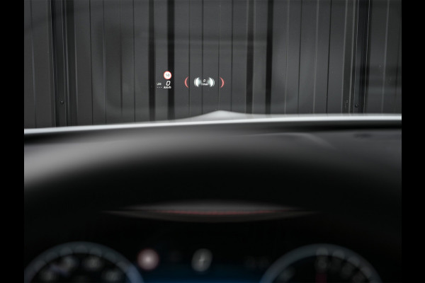 Mercedes-Benz CLA-Klasse 250 e AMG Line | Panoramadak | Distronic | Night pack | Stoelverwarming | 360 camera | Keyless | Head-up | Ambiance interieur
