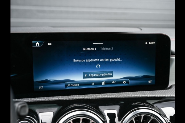 Mercedes-Benz CLA-Klasse 250 e AMG Line | Panoramadak | Distronic | Night pack | Stoelverwarming | 360 camera | Keyless | Head-up | Ambiance interieur