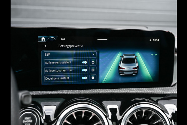 Mercedes-Benz CLA-Klasse 250 e AMG Line | Panoramadak | Distronic | Night pack | Stoelverwarming | 360 camera | Keyless | Head-up | Ambiance interieur