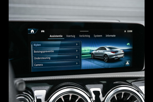 Mercedes-Benz CLA-Klasse 250 e AMG Line | Panoramadak | Distronic | Night pack | Stoelverwarming | 360 camera | Keyless | Head-up | Ambiance interieur