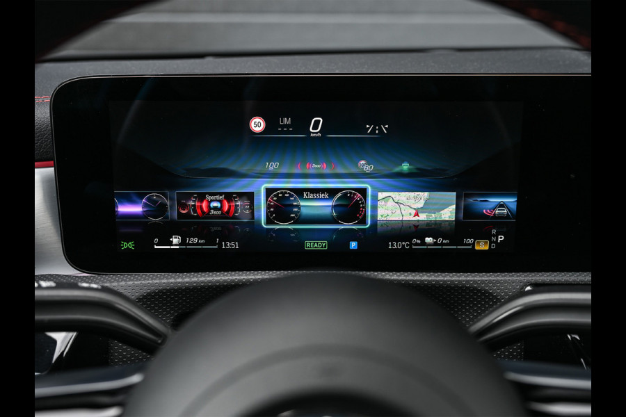Mercedes-Benz CLA-Klasse 250 e AMG Line | Panoramadak | Distronic | Night pack | Stoelverwarming | 360 camera | Keyless | Head-up | Ambiance interieur