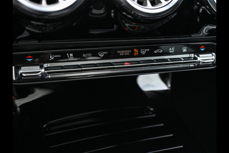 Mercedes-Benz CLA-Klasse 250 e AMG Line | Panoramadak | Distronic | Night pack | Stoelverwarming | 360 camera | Keyless | Head-up | Ambiance interieur