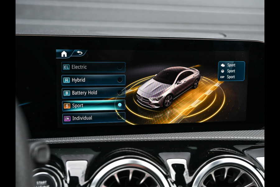 Mercedes-Benz CLA-Klasse 250 e AMG Line | Panoramadak | Distronic | Night pack | Stoelverwarming | 360 camera | Keyless | Head-up | Ambiance interieur