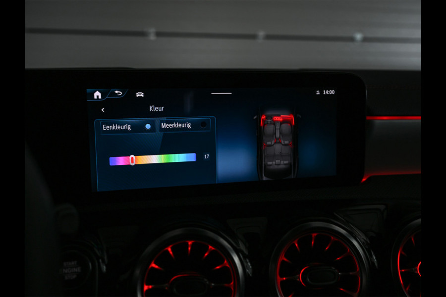 Mercedes-Benz CLA-Klasse 250 e AMG Line | Panoramadak | Distronic | Night pack | Stoelverwarming | 360 camera | Keyless | Head-up | Ambiance interieur