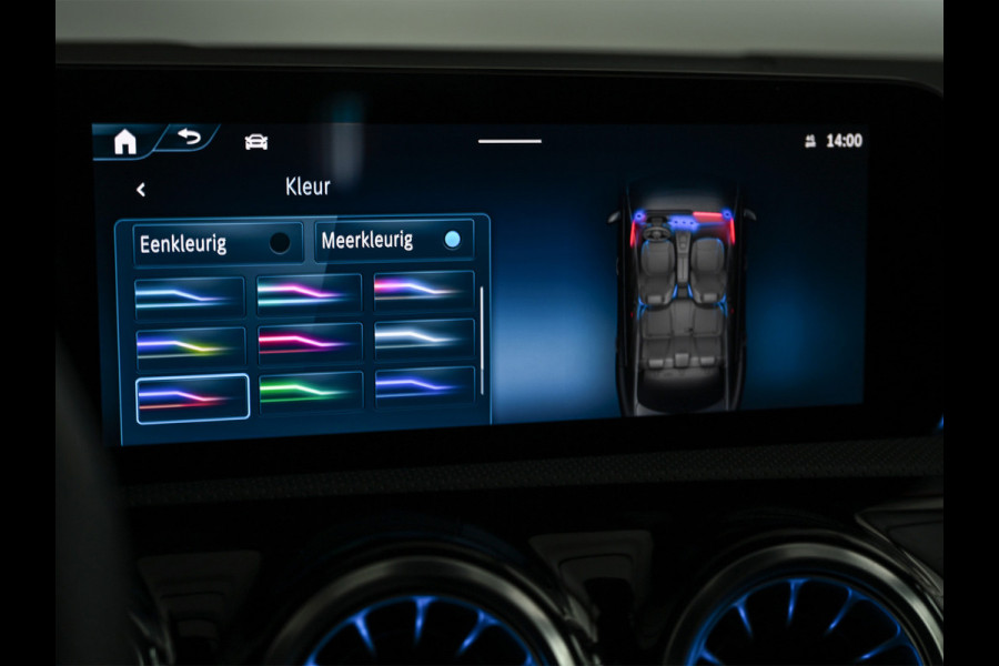 Mercedes-Benz CLA-Klasse 250 e AMG Line | Panoramadak | Distronic | Night pack | Stoelverwarming | 360 camera | Keyless | Head-up | Ambiance interieur