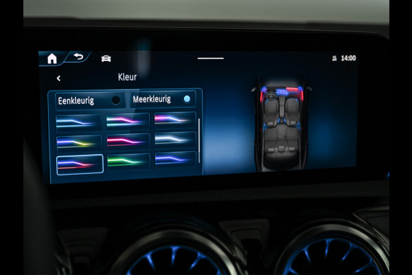 Mercedes-Benz CLA-Klasse 250 e AMG Line | Panoramadak | Distronic | Night pack | Stoelverwarming | 360 camera | Keyless | Head-up | Ambiance interieur