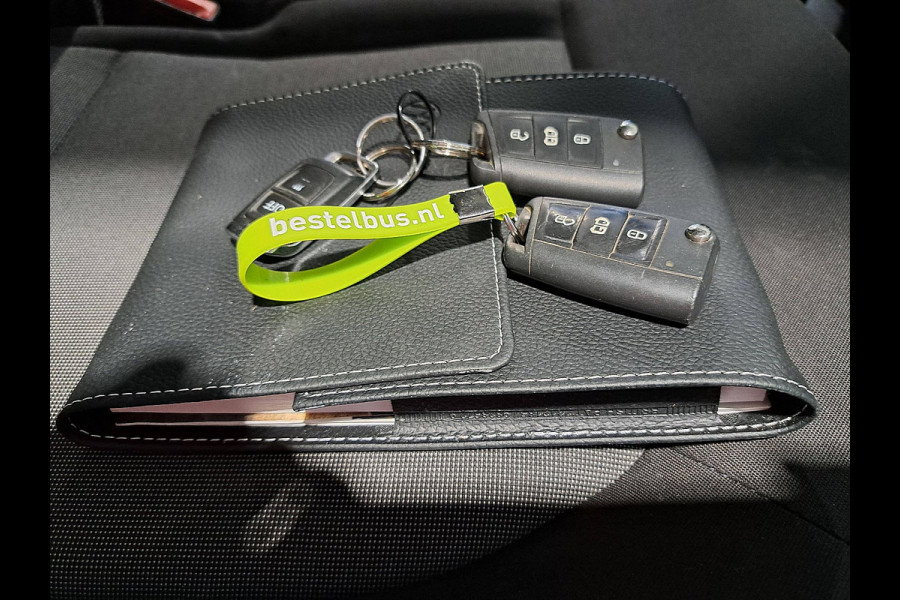 Volkswagen Crafter 35 2.0 TDI L3H3 DSG aut., airco, navi, pdc, camera, 2x zijdeur