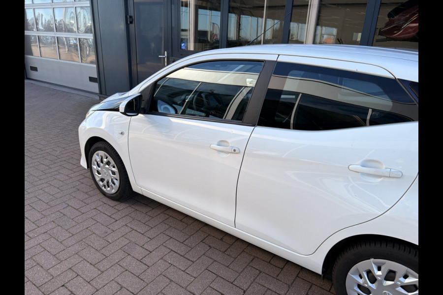 Toyota Aygo 1.0 VVT-i X-Play 5-drs. CAMERA/CARPLAY/LIMITER/AIRCO/MEDIA