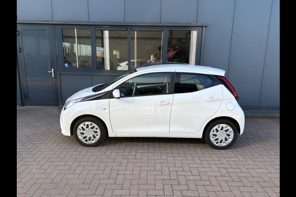 Toyota Aygo 1.0 VVT-i X-Play 5-drs. CAMERA/CARPLAY/LIMITER/AIRCO/MEDIA