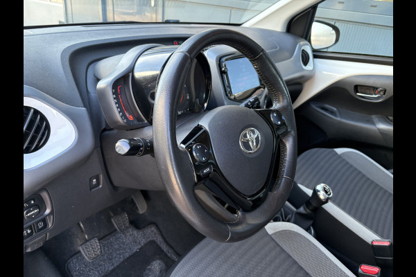 Toyota Aygo 1.0 VVT-i X-Play 5-drs. CAMERA/CARPLAY/LIMITER/AIRCO/MEDIA