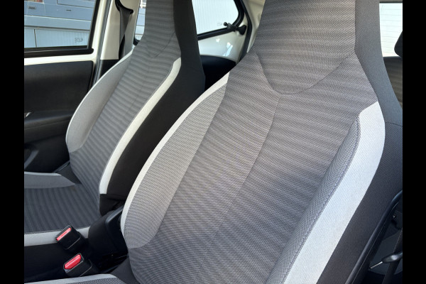 Toyota Aygo 1.0 VVT-i X-Play 5-drs. CAMERA/CARPLAY/LIMITER/AIRCO/MEDIA