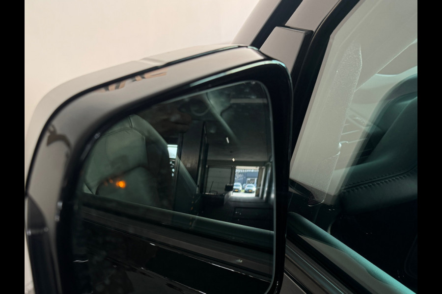 Land Rover Defender 110 2.0 P300e 110 X-Dynamic SE Pano|URBAN