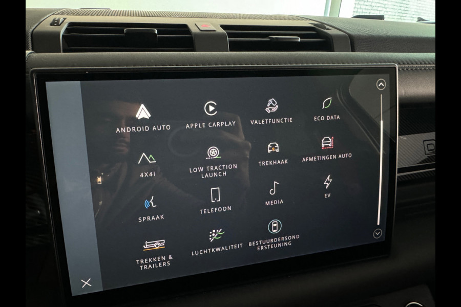 Land Rover Defender 110 2.0 P300e 110 X-Dynamic SE Pano|URBAN