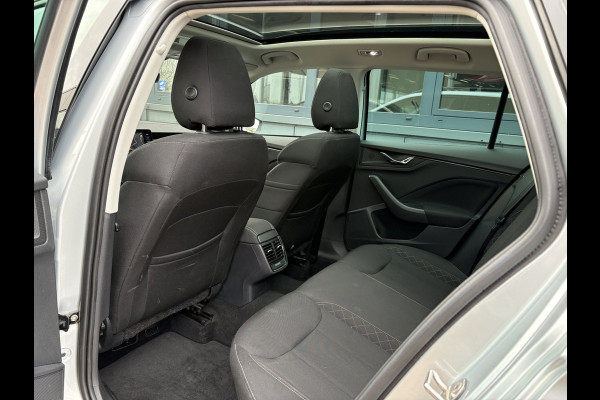 Škoda Kamiq 1.0 TSi 115pk Business Edition PANORAMADAK/VIRTUAL/CAMERA/PDC/19INCH/TREKHAAK