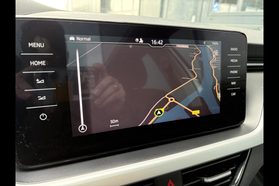 Škoda Kamiq 1.0 TSi 115pk Business Edition PANORAMADAK/VIRTUAL/CAMERA/PDC/19INCH/TREKHAAK