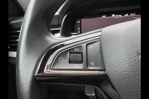 Škoda Kamiq 1.0 TSi 115pk Business Edition PANORAMADAK/VIRTUAL/CAMERA/PDC/19INCH/TREKHAAK