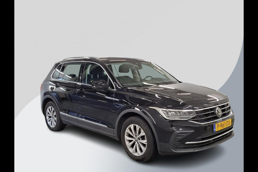 Volkswagen Tiguan 1.5 TSI Life Business | 96500 km | Trekhaak | Navigatie. | VERWACHT!