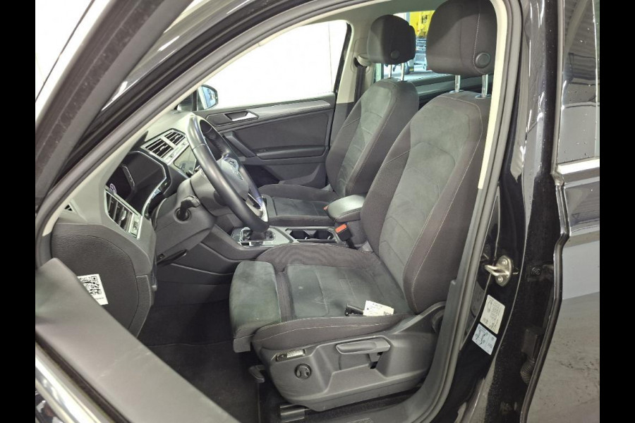 Volkswagen Tiguan 1.5 TSI Life Business | 96500 km | Trekhaak | Navigatie. | VERWACHT!