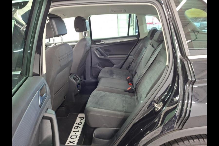 Volkswagen Tiguan 1.5 TSI Life Business | 96500 km | Trekhaak | Navigatie. | VERWACHT!