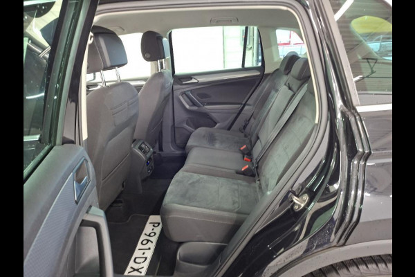 Volkswagen Tiguan 1.5 TSI Life Business | 96500 km | Trekhaak | Navigatie. | VERWACHT!