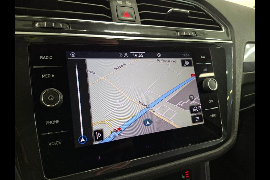 Volkswagen Tiguan 1.5 TSI Life Business | 96500 km | Trekhaak | Navigatie. | VERWACHT!